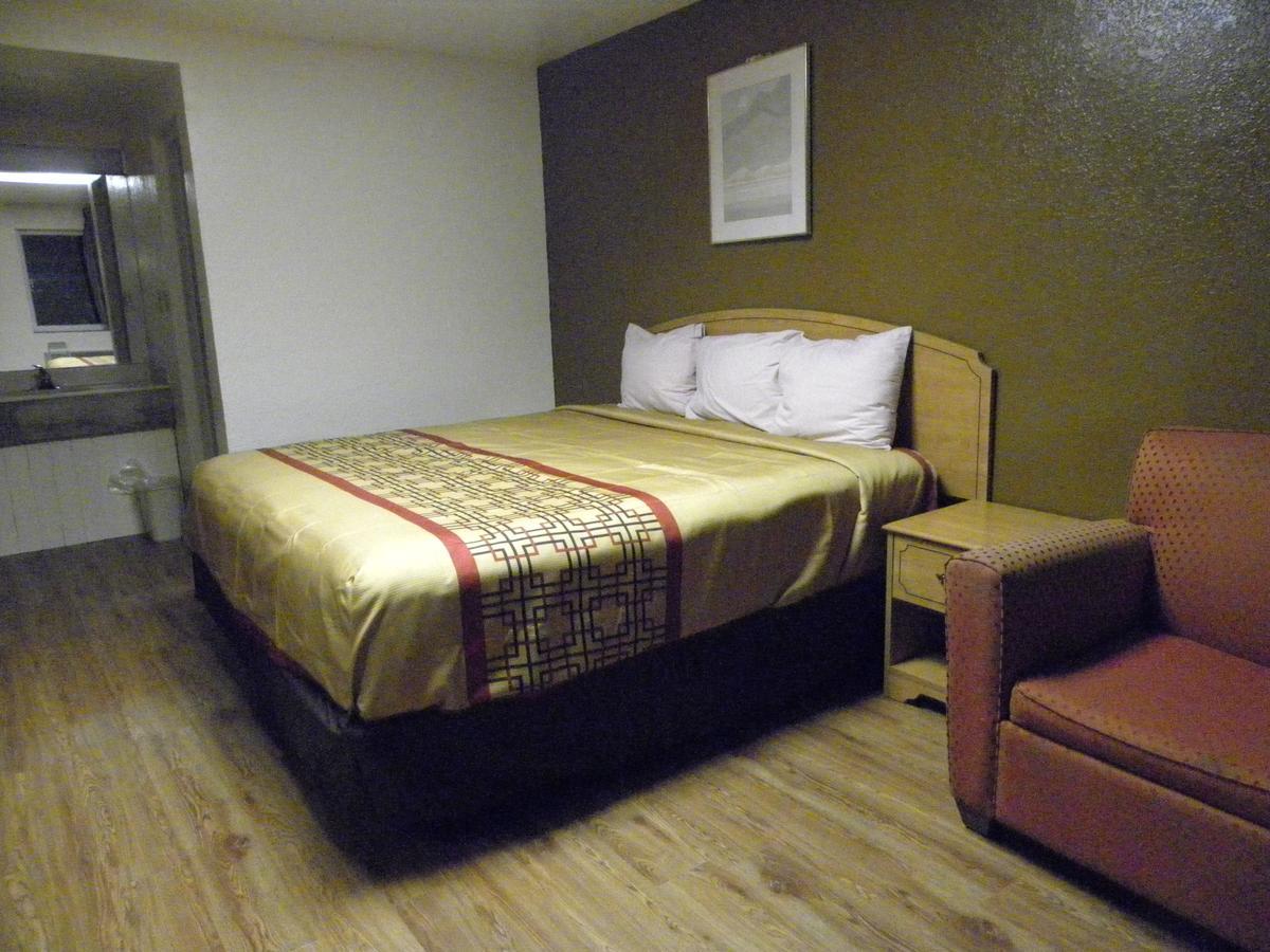 Guest Inn โรเจอร์ส ภายนอก รูปภาพ